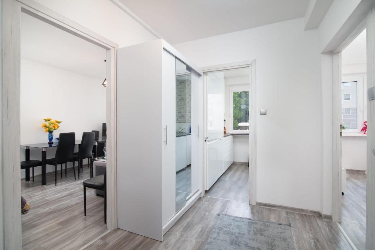Lesny Zakatek Apartment กดัญสก์ ภายนอก รูปภาพ